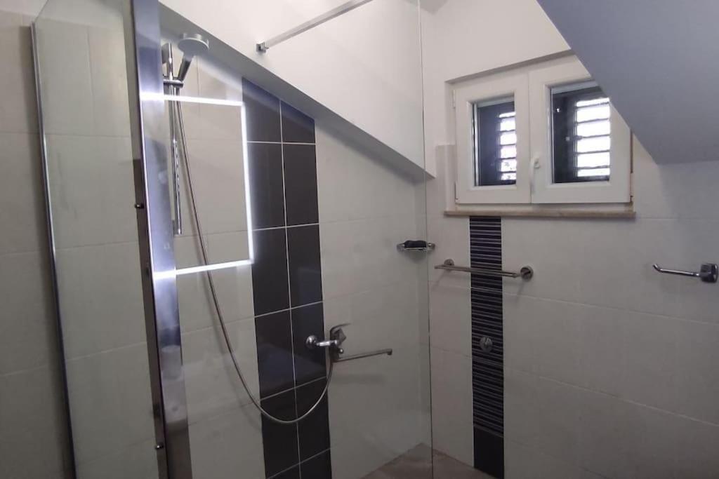 Luxury City Centre Apartment With Stunning View Omiš Extérieur photo