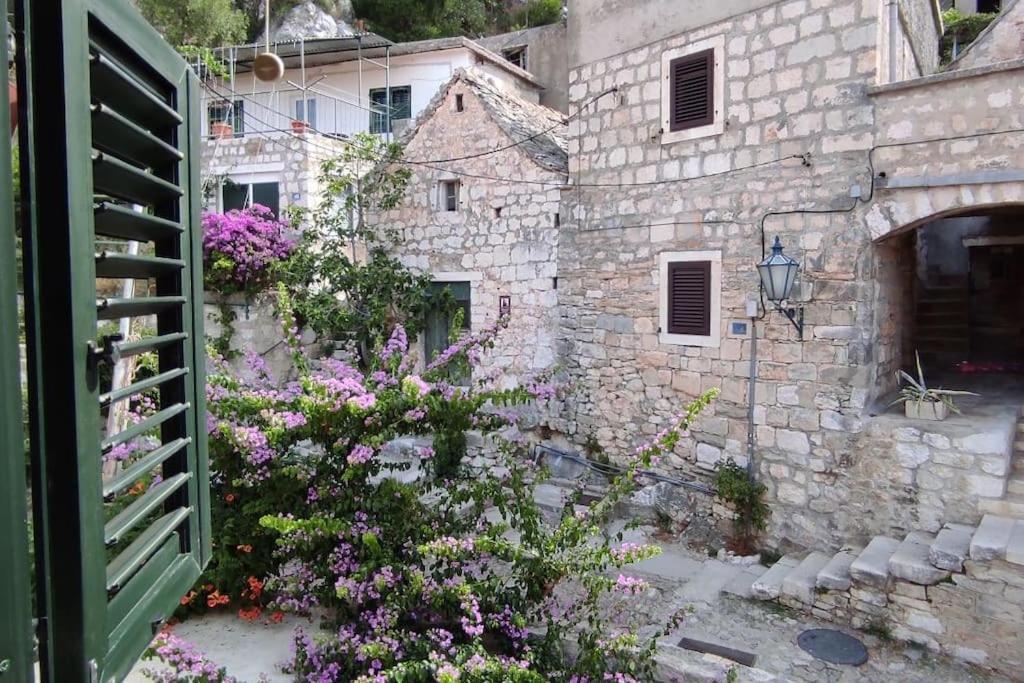 Luxury City Centre Apartment With Stunning View Omiš Extérieur photo