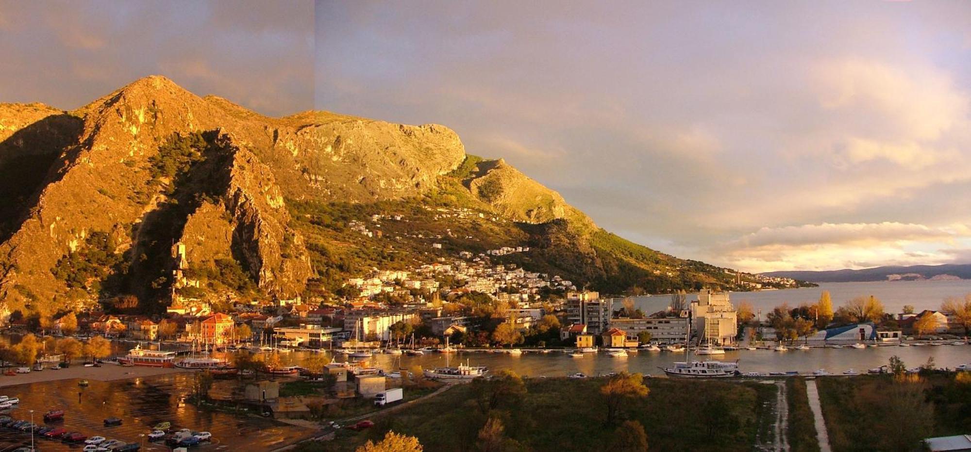 Luxury City Centre Apartment With Stunning View Omiš Extérieur photo